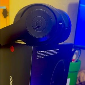 Beats Studio 3 wireless only had for a month used for 29 min total  apple care